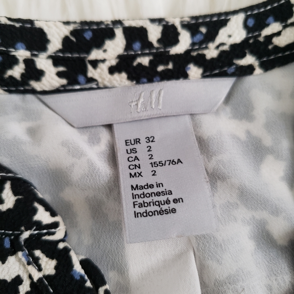 Pretty H&M Dress! - Like New! - Picture 2 of 7